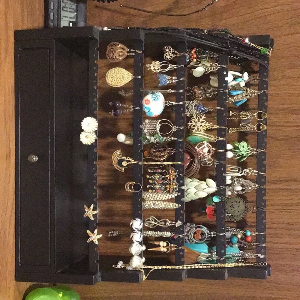 Jewelry organizer